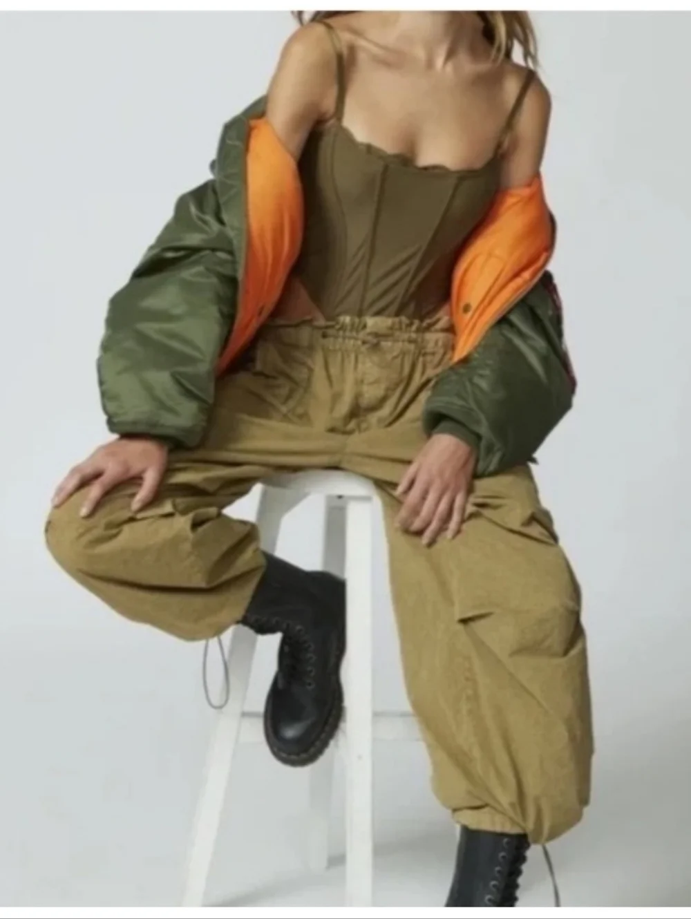Urban Outfitters UO Sloan Nylon Baggy Balloon Parachute Pants Y2K 80s Khaki M - Picture 5 of 16